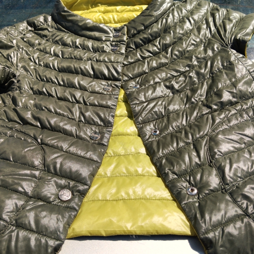 Herno cap sleeve reversible puffy jacket size 42/6